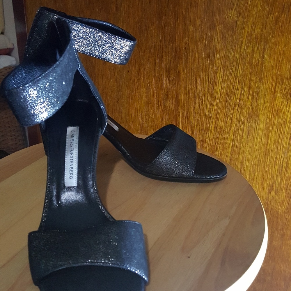 Diane von Furstenberg Black open toe shoes